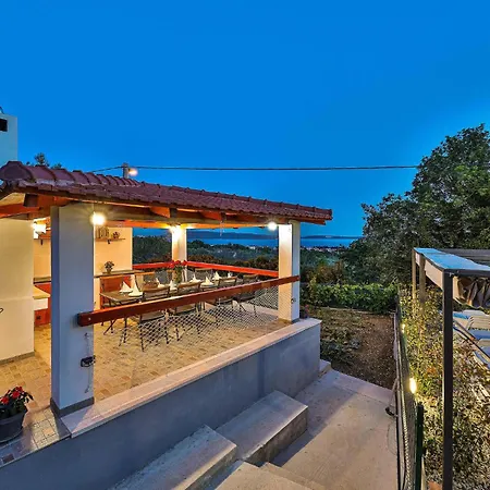 Casa vacanze Lovely In Kastel Luksic *