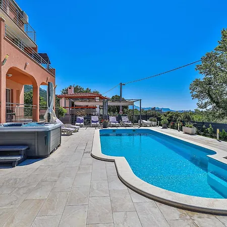 Lovely In Kastel Luksic Casa vacanze *