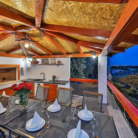 Casa vacanze Lovely In Kastel Luksic *