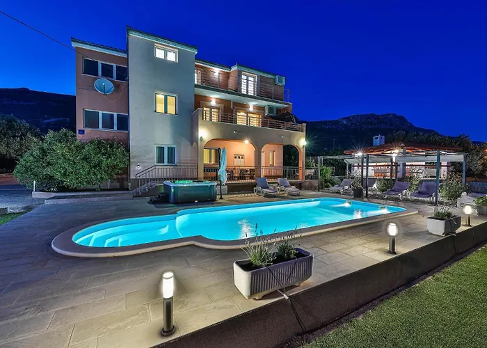 Lovely In Kastel Luksic