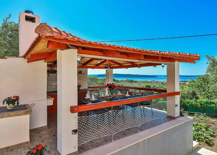 Lovely In Kastel Luksic Casa vacanze Kaštela