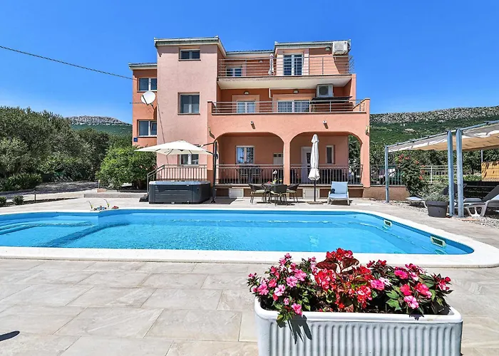 Lovely In Kastel Luksic Casa vacanze Kaštela