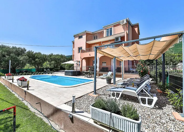 Casa vacanze Lovely In Kastel Luksic Kaštela