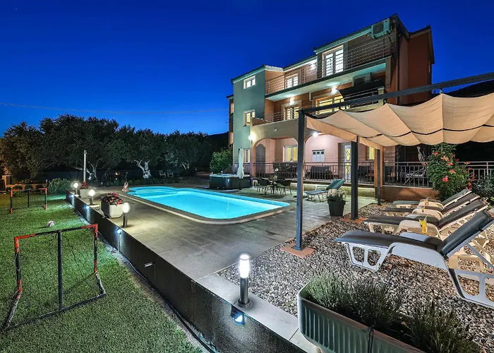 Lovely In Kastel Luksic Kaštela