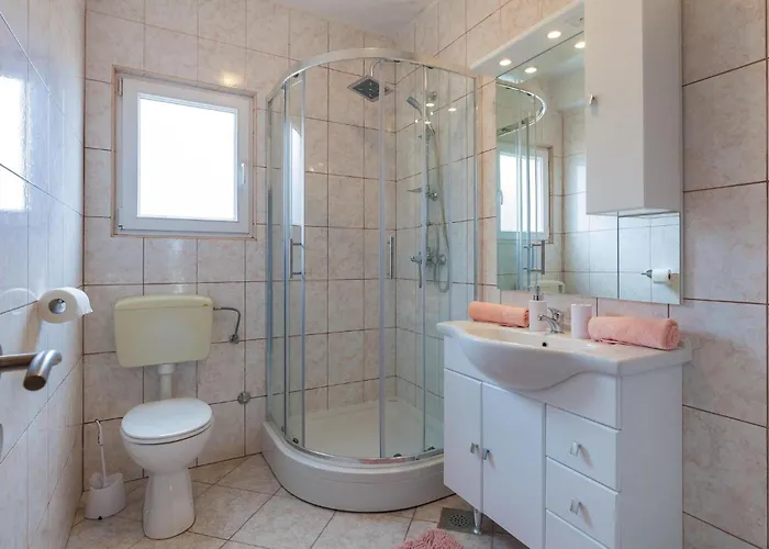 Lovely In Kastel Luksic