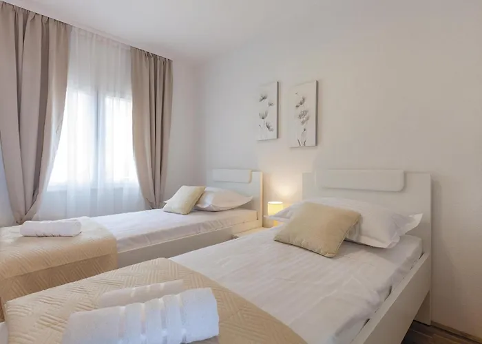 Lovely In Kastel Luksic Casa vacanze Kaštela